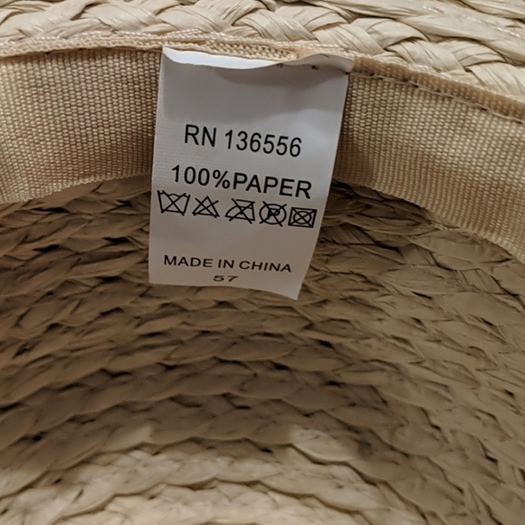 Beautiful summer beach hat - Picture 2 of 2